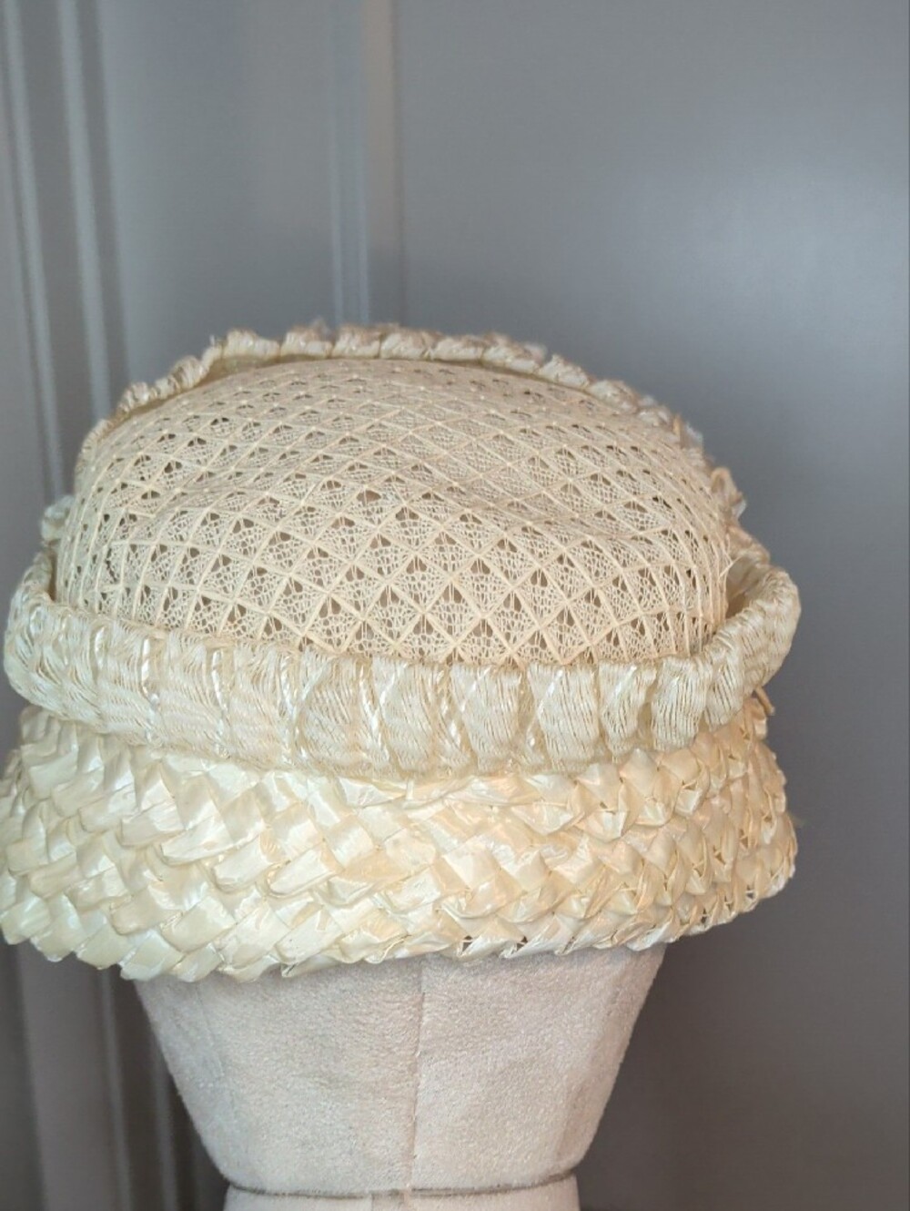 Vintage 60s Ivory Straw Cloche Hat Pink Floral Trim Mid Century Union Label - Picture 7 of 13